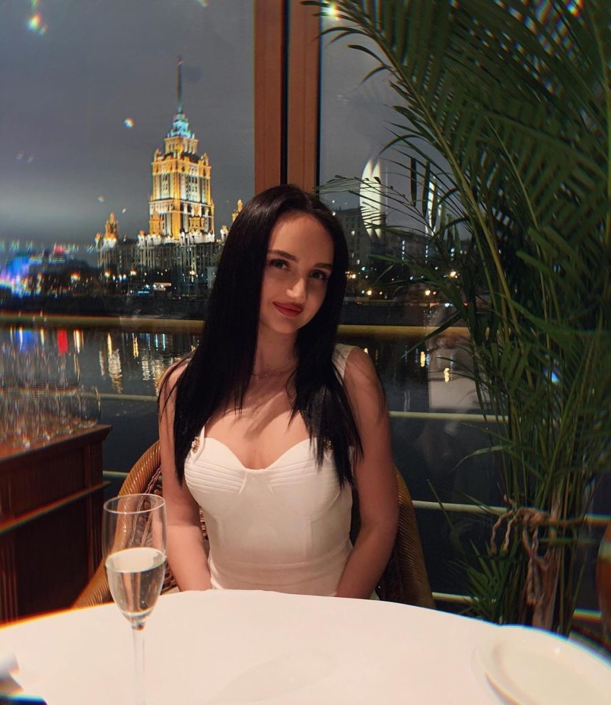 Лучшие эскорт услуги от Эми Питер