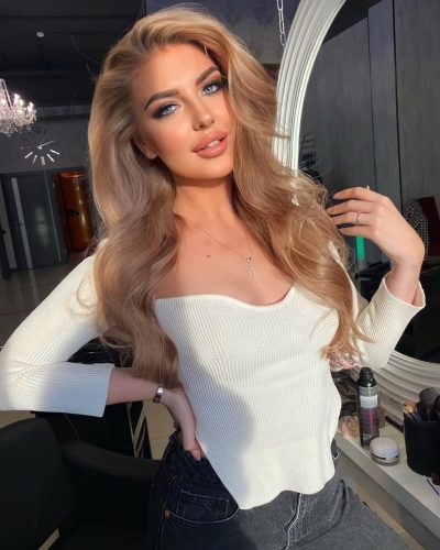 VIP эскорт от София работает в Питере