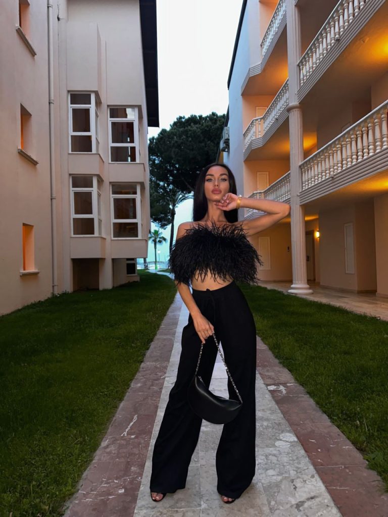 Лучшие эскорт услуги от Тая в Питере