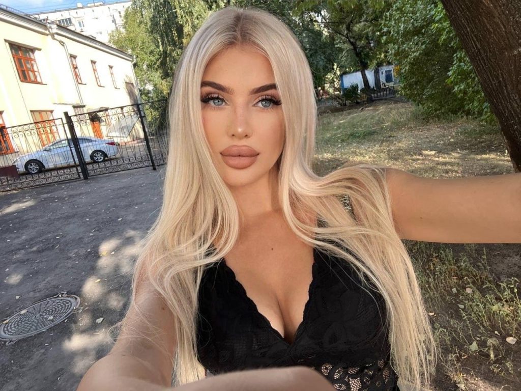 VIP эскорт от Сабрина работает в Питере