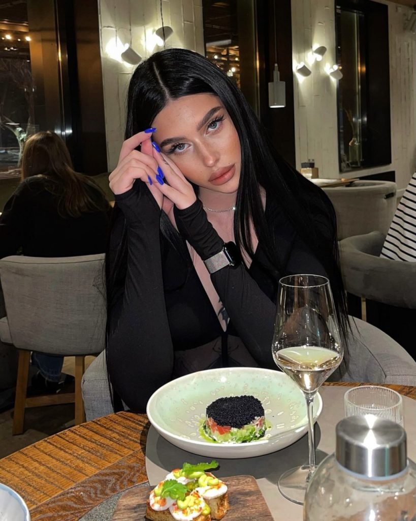 вип эскорт от  Лекси работает в Питере