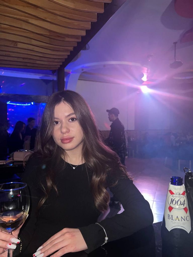 вип эскорт от  Ксения в Питере