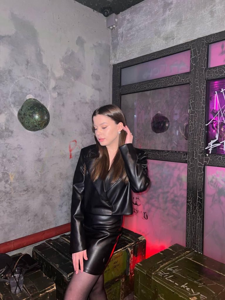 Лучшие эскорт услуги от Ксения Питер