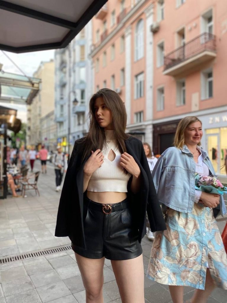 Лучшие эскорт услуги от Габби работает в Питере